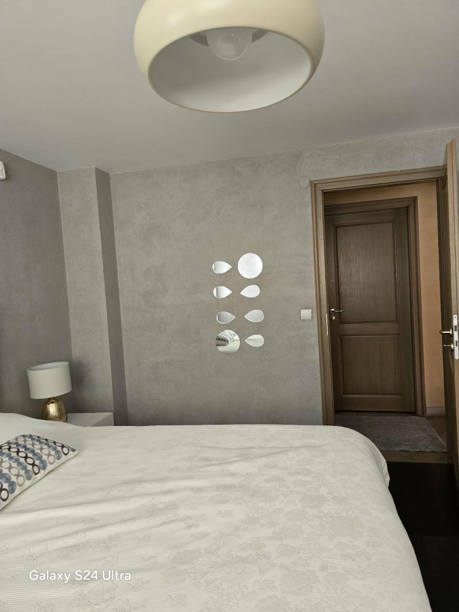 Chambre Privative Au Rez De Jardin Dans Villa Ла Ванзно Екстериор снимка